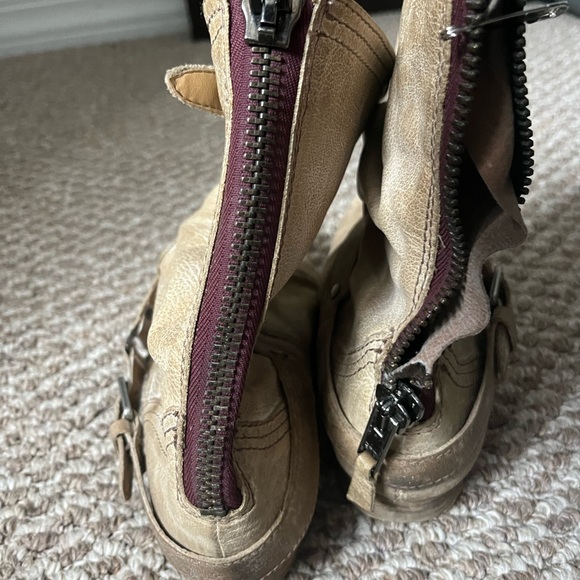 Steve Madden Relic 9 - Picture 2 of 4